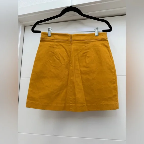 Forever 21 Women’s Mustard Yellow Button-Front Mini Skirt Casual Chic Size M - Picture 6 of 8